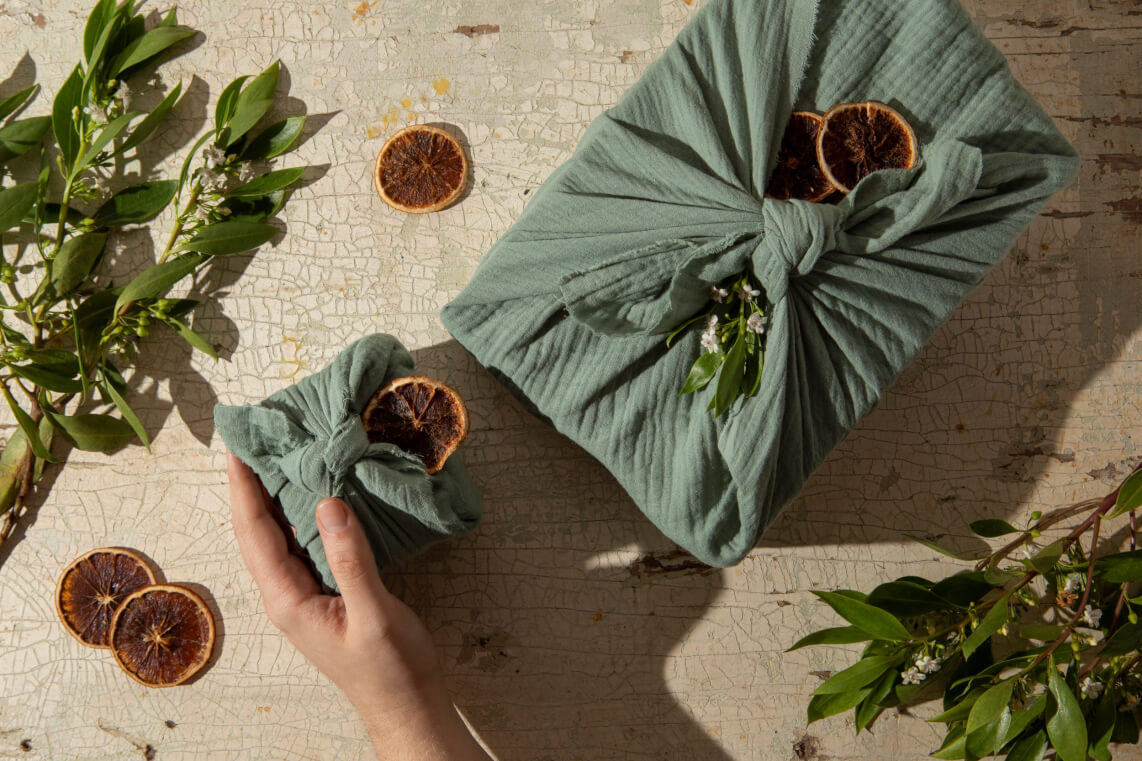 <div>Our Guide to Sustainable Gift-Giving This Holiday Season<br></div>